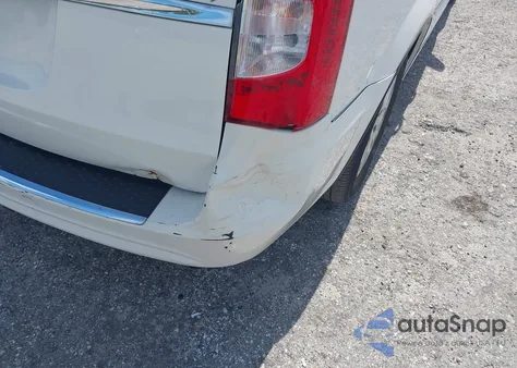 2013 Chrysler Town & Country Touring from USA, damaged, VIN 2C4RC1BG0DR691900